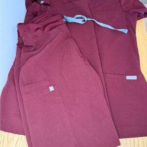 Figs burgundy Scrub Set with Drawstring